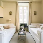 Luxurious Loft Facing The Pantheon Semesterbostad *