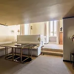 Semesterbostad Luxurious Loft Facing The Pantheon *