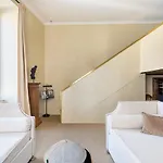 Luxurious Loft Facing The Pantheon