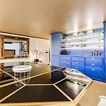 Luxurious Loft Facing The Pantheon Rom