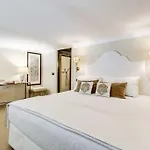 Luxurious Loft Facing The Pantheon