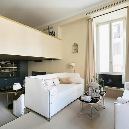 Luxurious Loft Facing The Pantheon