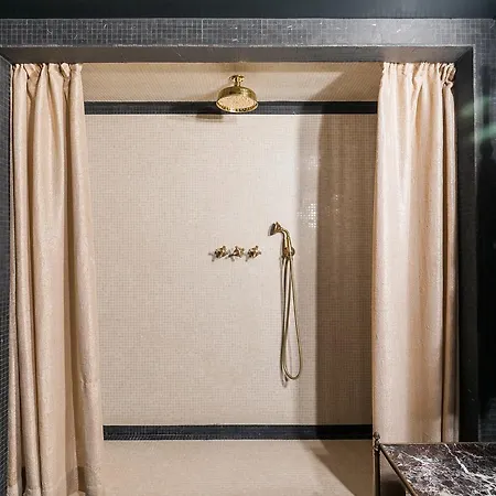 Luxurious Loft Facing The Pantheon *