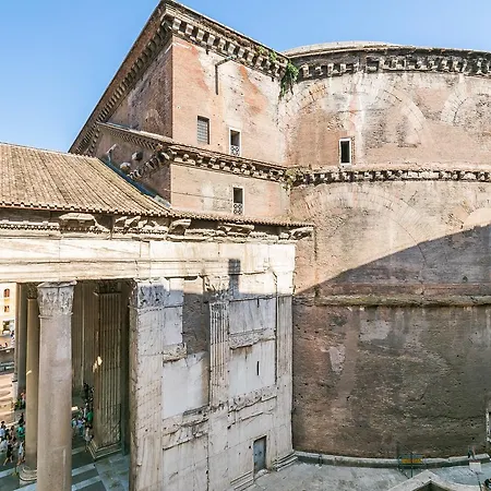別荘 Luxurious Loft Facing The Pantheon ローマ