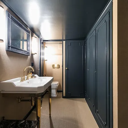 別荘 Luxurious Loft Facing The Pantheon ローマ