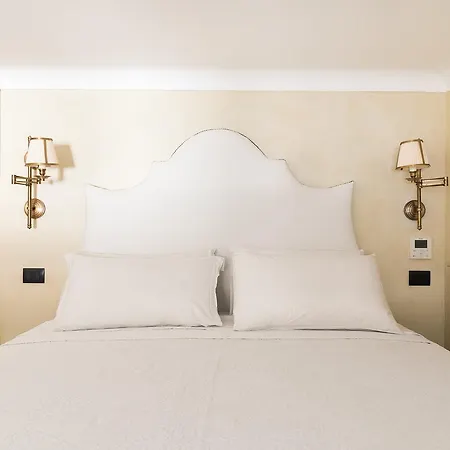 בית נופש Luxurious Loft Facing The Pantheon רומא