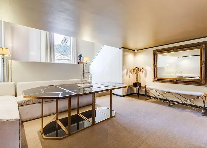 Luxurious Loft Facing The Pantheon