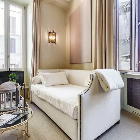 Luxurious Loft Facing The Pantheon Vakantiehuis Rome